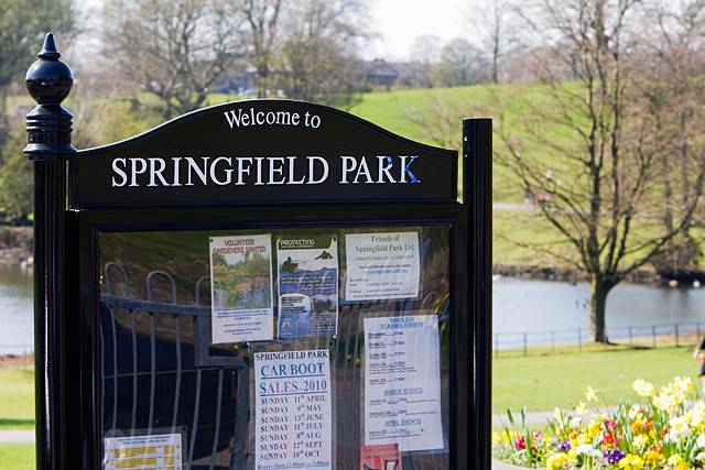 Police want to speak with anyone who thinks they may have seen a man with  a two-year-old child in Springfield Park on Wednesday 11 January