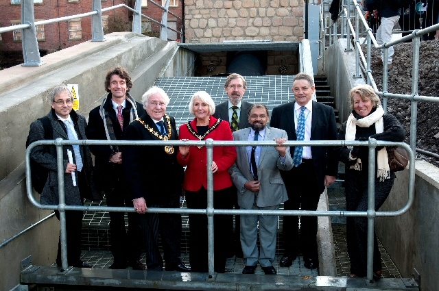 Hartwig Meier (moBiel, Ticket to Kyoto partner), Jean-Luc de Wilde d’Estmael (STIB, Ticket to Kyoto partner), Councillor Alan Godson (Mayor of Rochdale), Gillian Brown (Mayoress of Rochdale), Councillor Andrew Fender (Chair, Transport for Greater Manchester Committee), Councillor Sultan Ali, David Hytch (Information Systems Director, Transport for Greater Manchester) and Councillor Ann Metcalfe.
