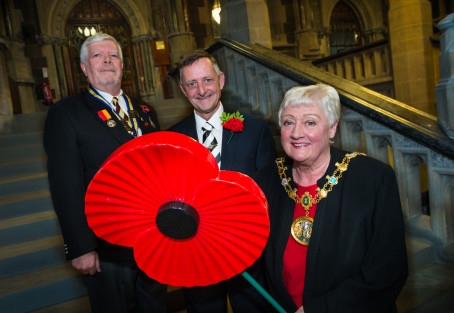 Tom Bailey, Chairman of Rochdale Fusiliers Association, Councillor Alan McCarthy and the Mayor Councillor Carol Wardle