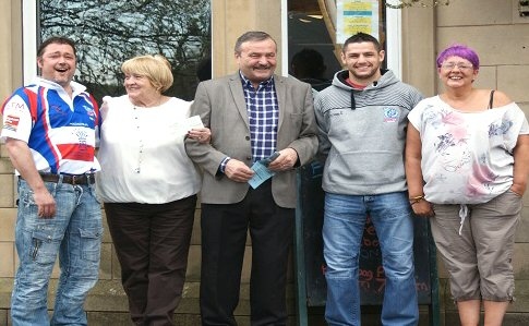 The winner, John Bene- Doszpoly, Wayne English and regulars pictured outside the Dyers 