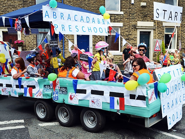 Milnrow and Newhey Carnival 2014 - Abracadabra Pre-School 