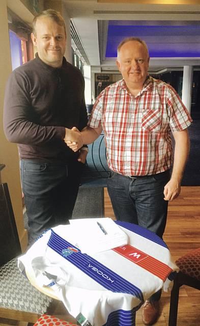 Alan Kilshaw with Hornets Chairman Mark Wynn