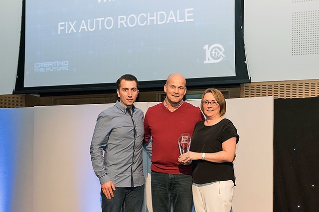 Fix Auto Rochdale wins Outstanding Customer Service Award