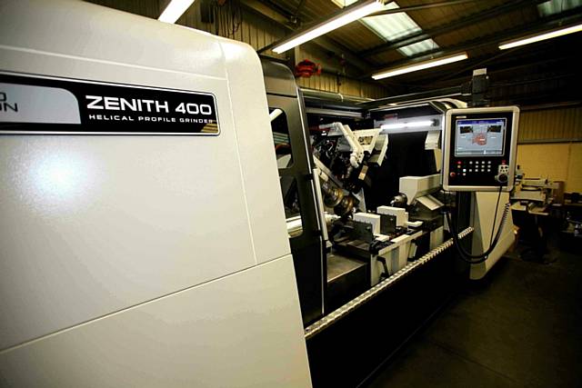 Holroyd’s Zenith 400 helical profile grinder