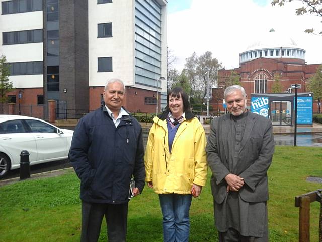 Ghulam Rasul Shahzad, Christine Mathewson and Councillor Mohammed Zaman
