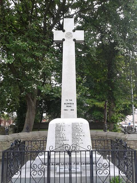 Buersil and Balderstone War Memorial, Junction of Platting Lane and Oldham Road, Balderstone, Rochdale