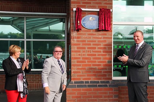Gillian Bishop from Link4Life, Councillor Peter Rush and RFL Chief Operating Officer Ralph Rimmer unveil the  Blue Plaque in honour of Hornets first ever home game