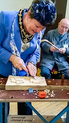 Lancashire & Cheshire Woodcarvers - Annual Showcase<br /> Mayoress Elaine Dutton wood carving