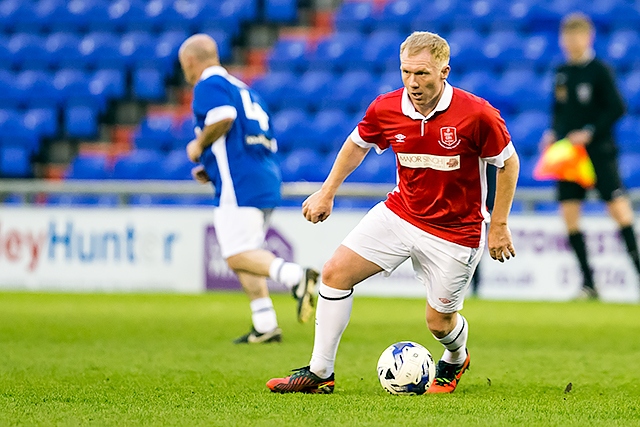 Paul Scholes in charity football game to raise funds for Ellis Robinson