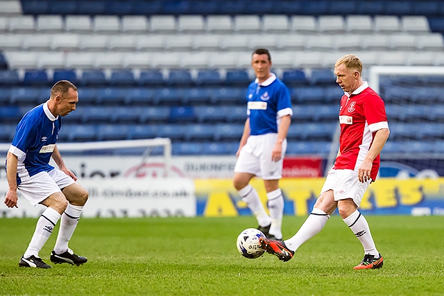Paul Scholes in charity football game to raise funds for Ellis Robinson