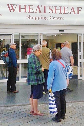Wheatsheaf Shopping Centre shoppers evacuated into Yorkshire Street