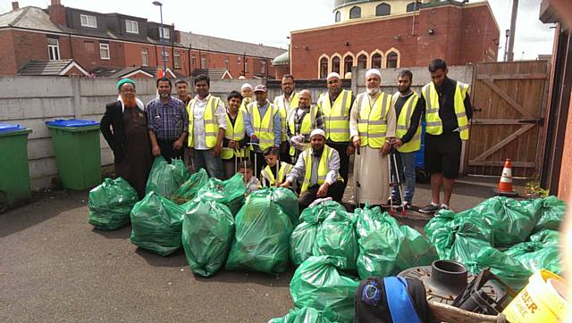 Wardleworth residents picked up 24 bags of rubbish