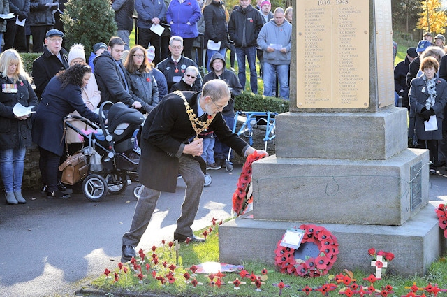 The Mayor of Whitworth lays a wreath
