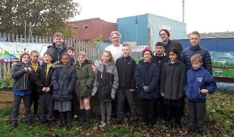 Richard O'Neill and Julianne Joyce from the Canal and River Trust Year 5 Children and teachers from Castleton Primary, St Edwards and St Gabriels
