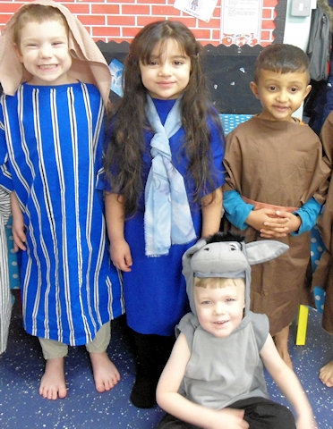 Broadfield Community Primary School nursery and reception classes 'I Spy Nativity'