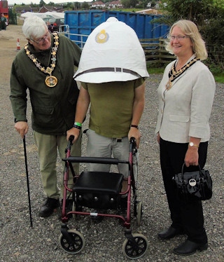 Mayor Ian Duckworth and Mayoress Christine Duckworth with veteran Mark 'Monkeytoes' Dunn at Sapperfest 2017