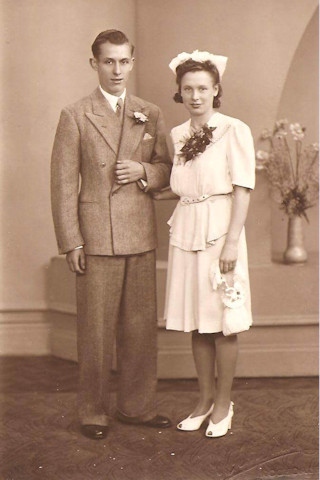 Ada and Ken on their wedding day in 1947