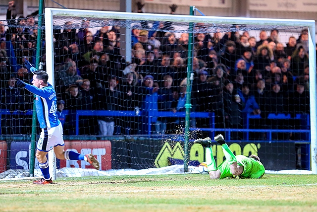 FA Cup Fourth Round Replay - Rochdale v Millwall<br />
Ian Henderson scores for Rochdale