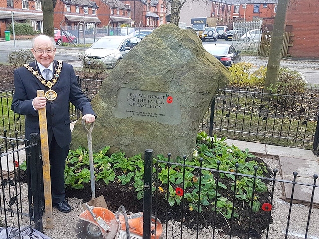 Mayor Billy Sheerin at the Castleton War Memorial