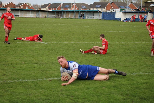 Luke Fowden scored the first try of the match