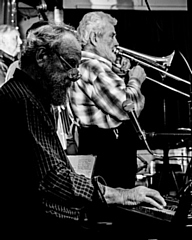 Jazz On A Sunday - Martin Bennett's Old Green River Band