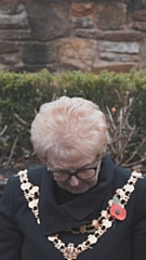 Councillor Lynda Barnes, Mayor of Whitworth, paying her respects 
