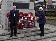 Mayor Billy Sheerin and Mayoress Lynn Sheerin lay a Remembrance wreath at Rochdale Cenotaph