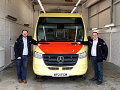Transdev CEO Alex Hornby (left) and Operations Director Vitto Pizzuti with one of the operator’s new Mellor Strata Ultra buses