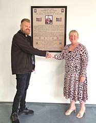 Gavin Vitler and Marie Gribben, Middleton Shopping Centre manager, with the plaque