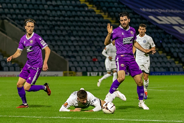 Rochdale v Maidenhead