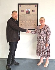 Gavin Vitler and Marie Gribben, Middleton Shopping Centre manager, with the plaque