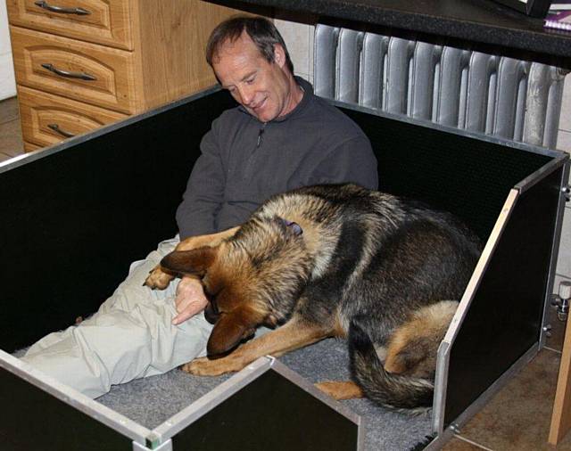 Peter and Xena in the whelping bed