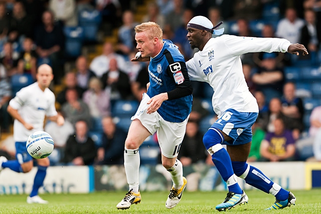 Bury v Rochdale<br \>Grimes holds off Sodje