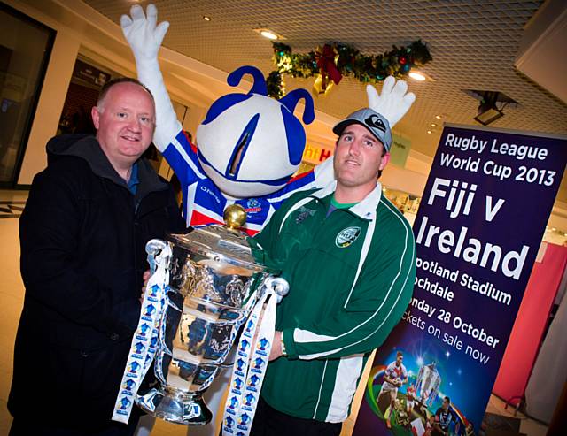 Mark Wynn with Hornets Mascot ‘Hercules’ and Ged Corcoran from Rugby League Ireland in the Wheatsheaf Shopping Centre