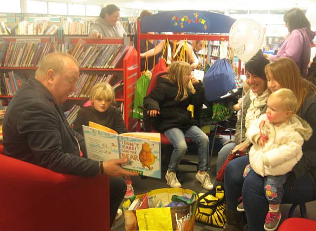 Rochdale News | News Headlines | Scheme to encourage early library ...
