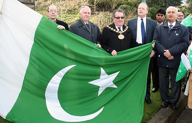 Councillor Colin Lambert, Councillor Ashley Dearnley, Mayor Peter Rush, Simon Danczuk MP and Ghulam Rasul Shahzad OBE ready to raise the flag of Pakistan