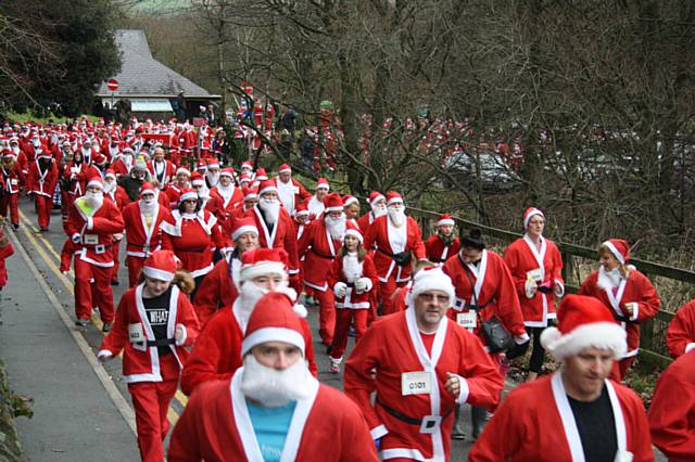 Become a Springhill Santa for the 15th Santa Dash or Dawdle on Sunday 8 December, raising money for the local hospice at Hollingworth Lake