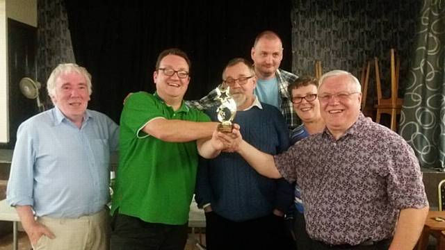 Winners of the quiz 'Six go mad in Milnrow'