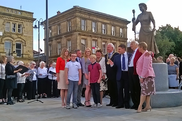 Statue of Dame Gracie Fields unveiled
