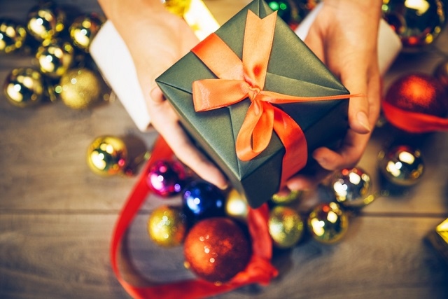 Buy Christmas gifts at Small Business Saturday
