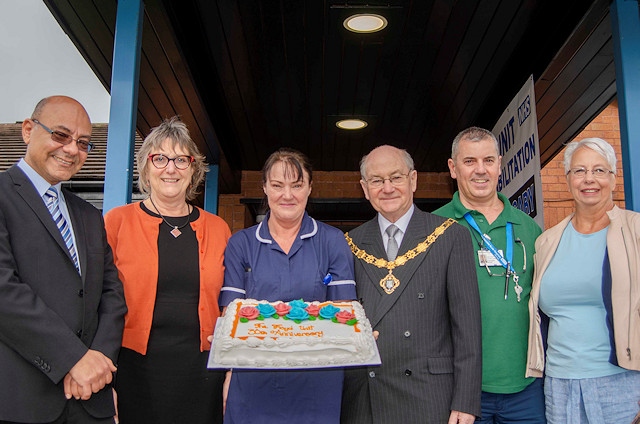 Doctor Morcos, Doctor Walton, Floyd Unit Manager Rosemary Law, Deputy Mayor of Rochdale, Councillor Billy Sheerin and former patients Mark Porter and Janet Creamer celebrate the 30th Anniversary
