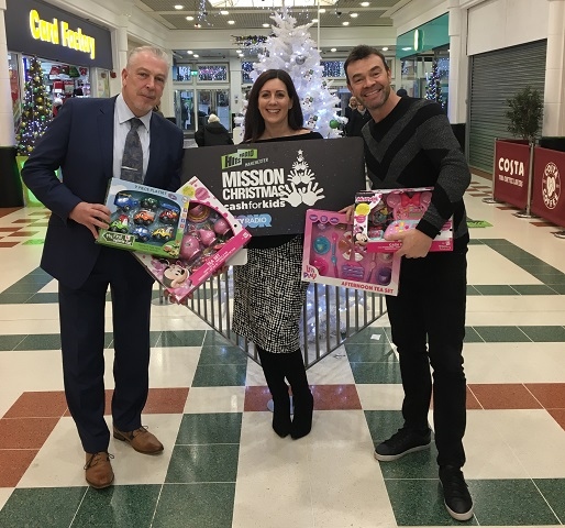 Rochdale Exchange Shopping Centre manager, Lorenzo O’Reilly, Operations Manager, Rachel Byrne and Hits Radio presenter, Darren Proctor