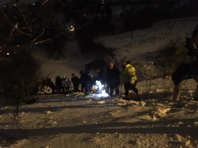 Milnrow residents pull together to help stranded travellers on the M62