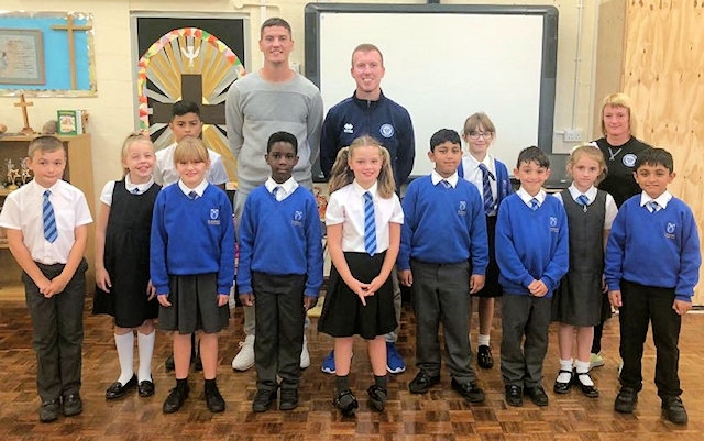 Magnus Norman and Stephen Dooley visit St Andrew’s Primary School, Wardle