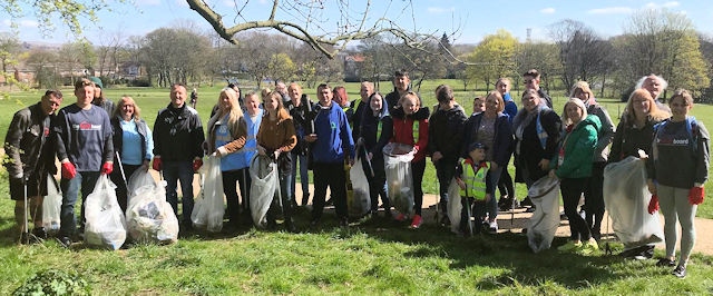 Community Litter Pick in Denehurst Park