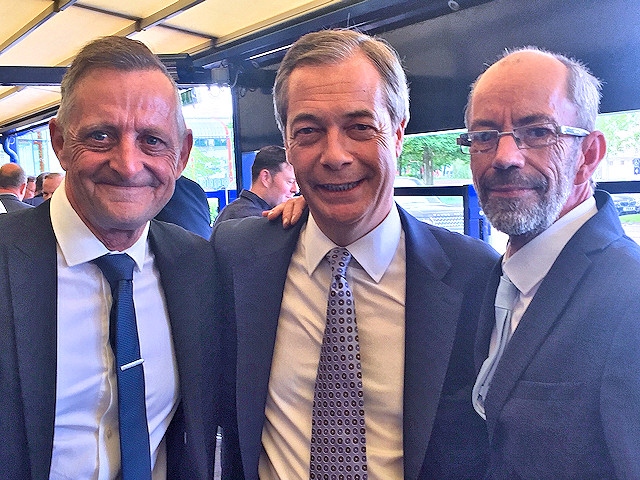 Councillor Alan McCarthy (L) and former council leader Colin Lambert (R) with Brexit Party leader Nigel Farage (C)