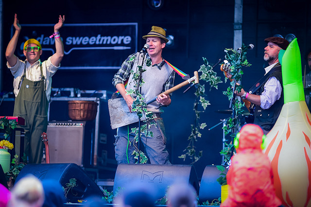 Mr Bloom and his band at the Feel Good Festival 2019