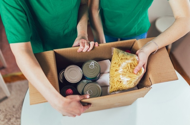 The ‘Right to Food’ campaign, launched by Fans Supporting Foodbanks, calls for a change in the law to make access to food a legal right for all in the UK making Government legally responsible to help people suffering from food poverty