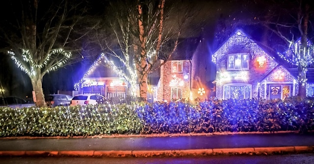 The Christmas lights on Wrenbury Drive, Burnedge