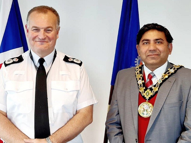 Mayor of Rochdale Councillor Aasim Rashid travelled to GMP Headquarters in Manchester to meet with Chief Constable Stephen Watson on 17 November